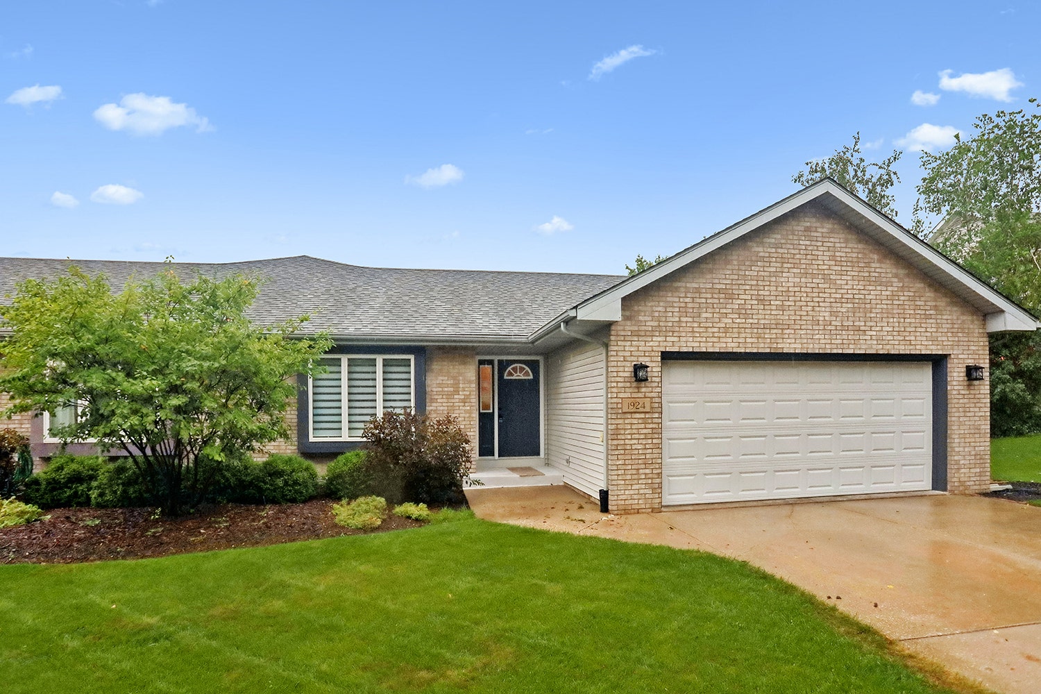 Welcome to this fully updated Duplex.  Located on