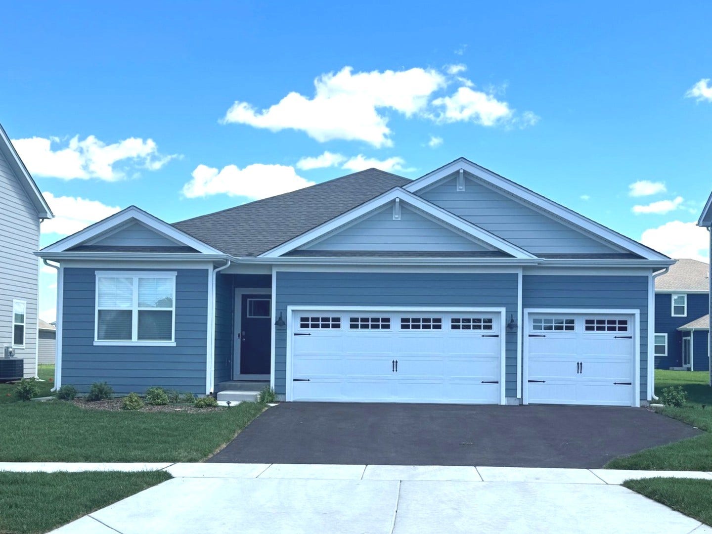 284 Snowdrop Lane, Elgin, IL 60124
