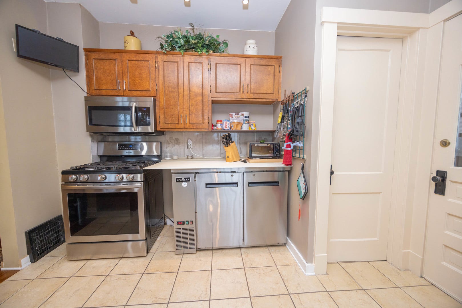 811 Farragut Place, Joliet, IL 60435 811 Farragut Place, Joliet, IL 60435