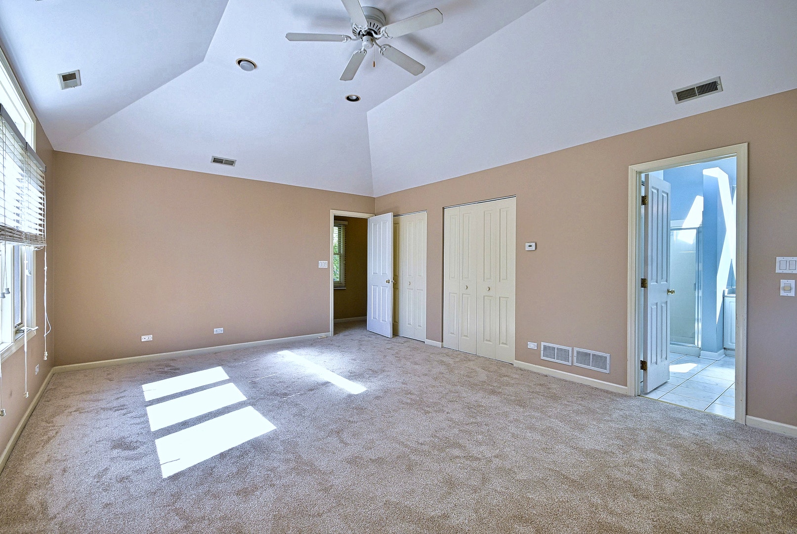 215 E Grantley Avenue, Elmhurst, IL 60126
