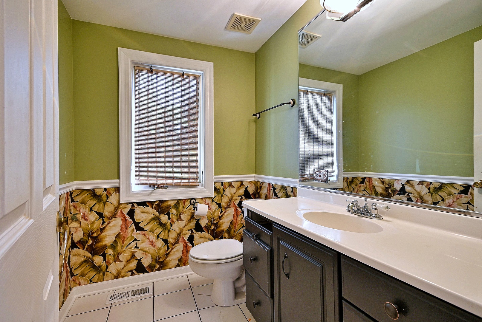 215 E Grantley Avenue, Elmhurst, IL 60126