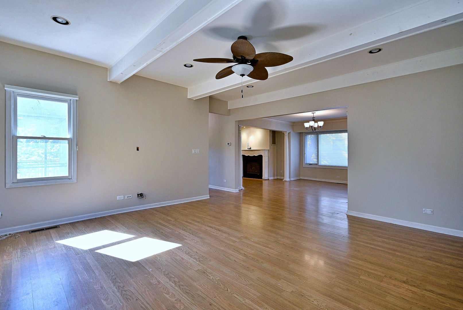 215 E Grantley Avenue, Elmhurst, IL 60126