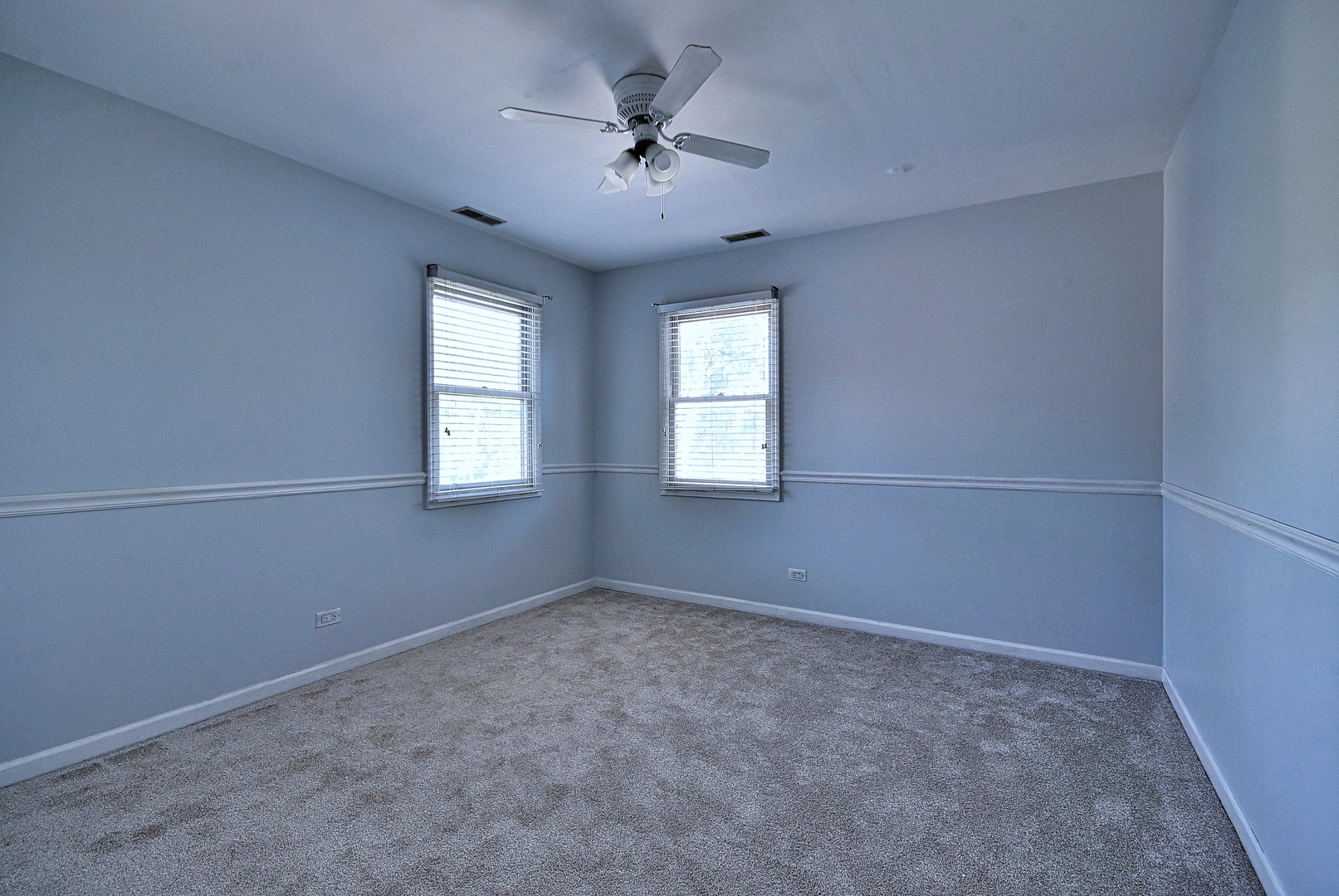 215 E Grantley Avenue, Elmhurst, IL 60126