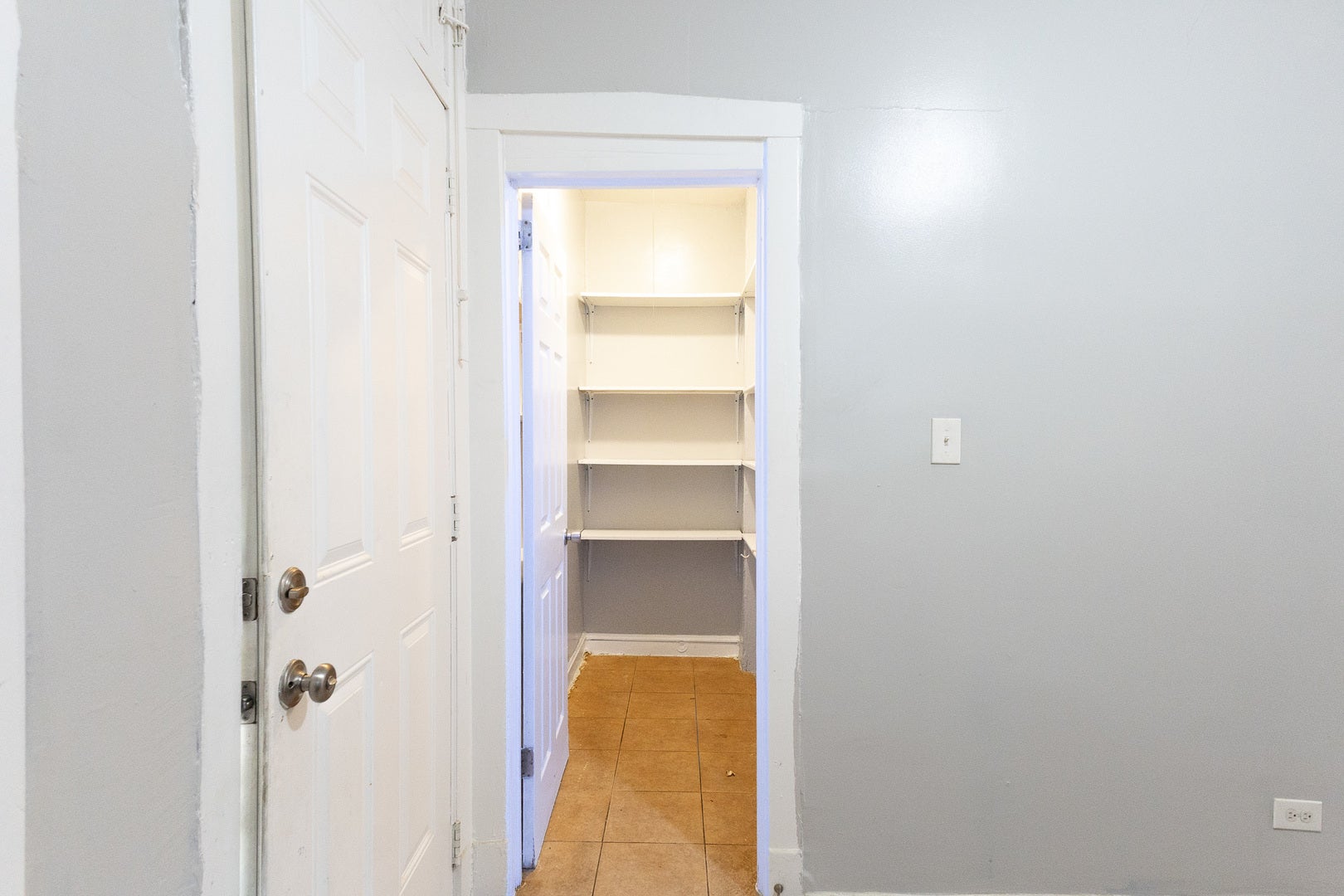 8411 S Elizabeth Street, Chicago, IL 60620 8411 S Elizabeth Street, Chicago, IL 60620