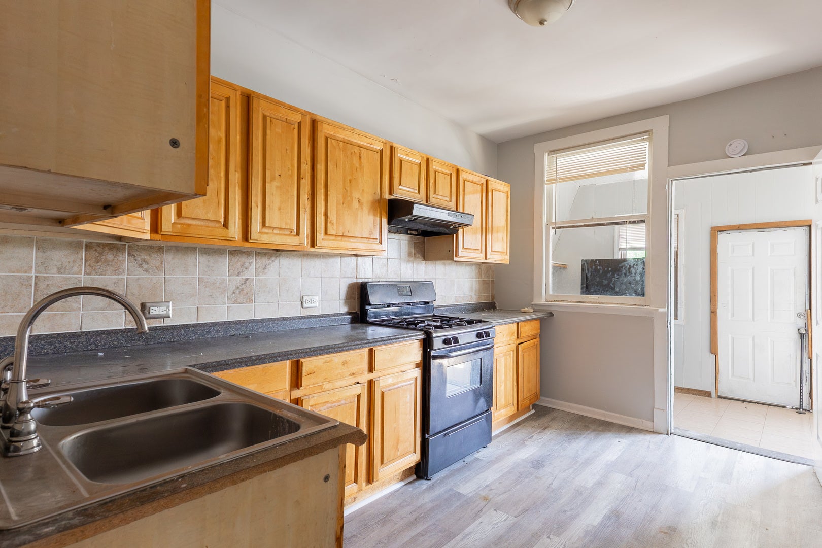 8411 S Elizabeth Street, Chicago, IL 60620 8411 S Elizabeth Street, Chicago, IL 60620