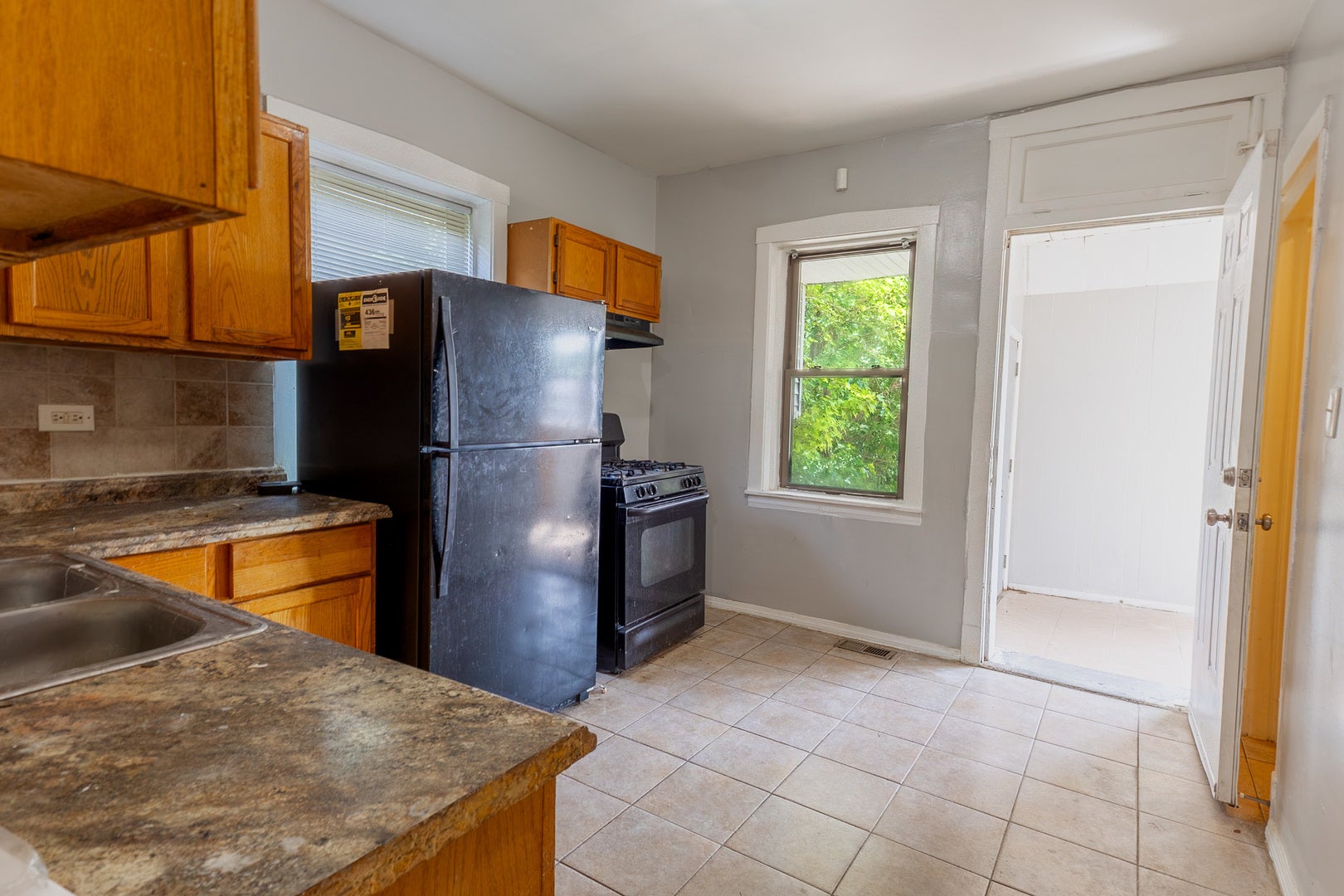 8411 S Elizabeth Street, Chicago, IL 60620 8411 S Elizabeth Street, Chicago, IL 60620