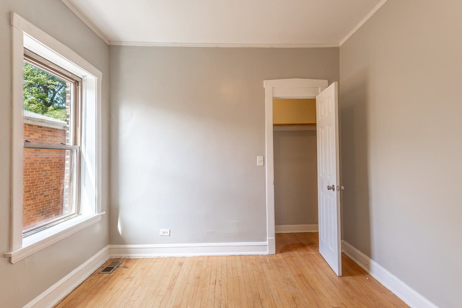 8411 S Elizabeth Street, Chicago, IL 60620 8411 S Elizabeth Street, Chicago, IL 60620