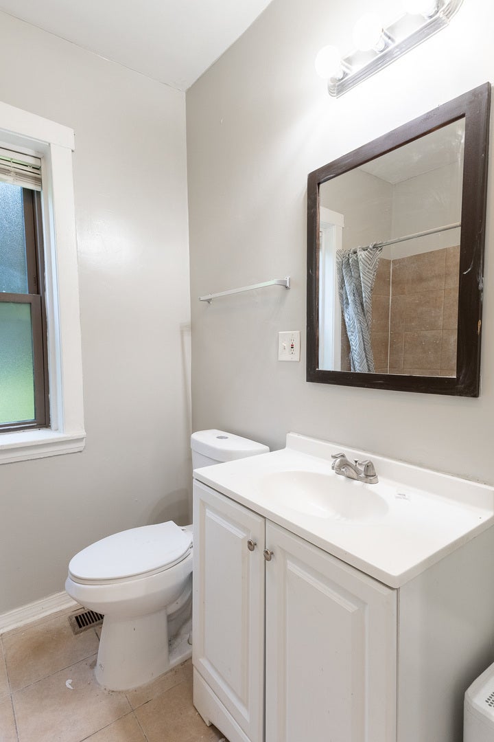 8411 S Elizabeth Street, Chicago, IL 60620 8411 S Elizabeth Street, Chicago, IL 60620
