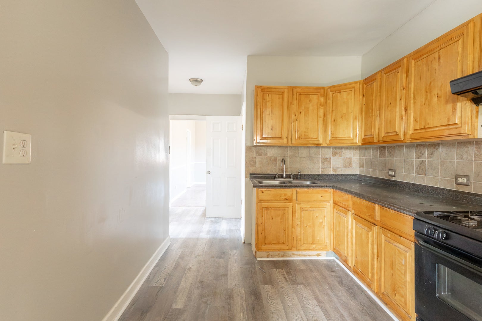 8411 S Elizabeth Street, Chicago, IL 60620 8411 S Elizabeth Street, Chicago, IL 60620