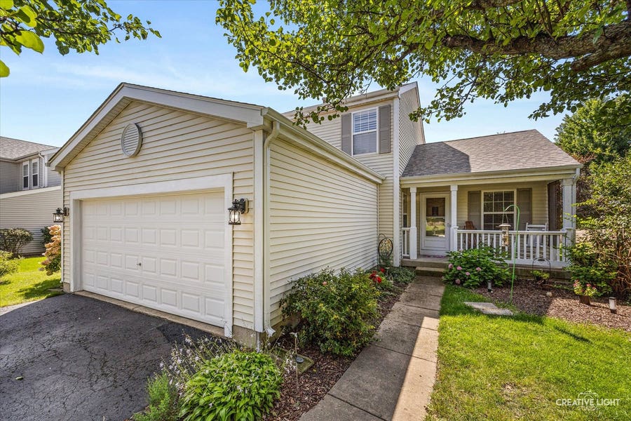 Property photo for 1817 Thornapple Way, Aurora, IL
