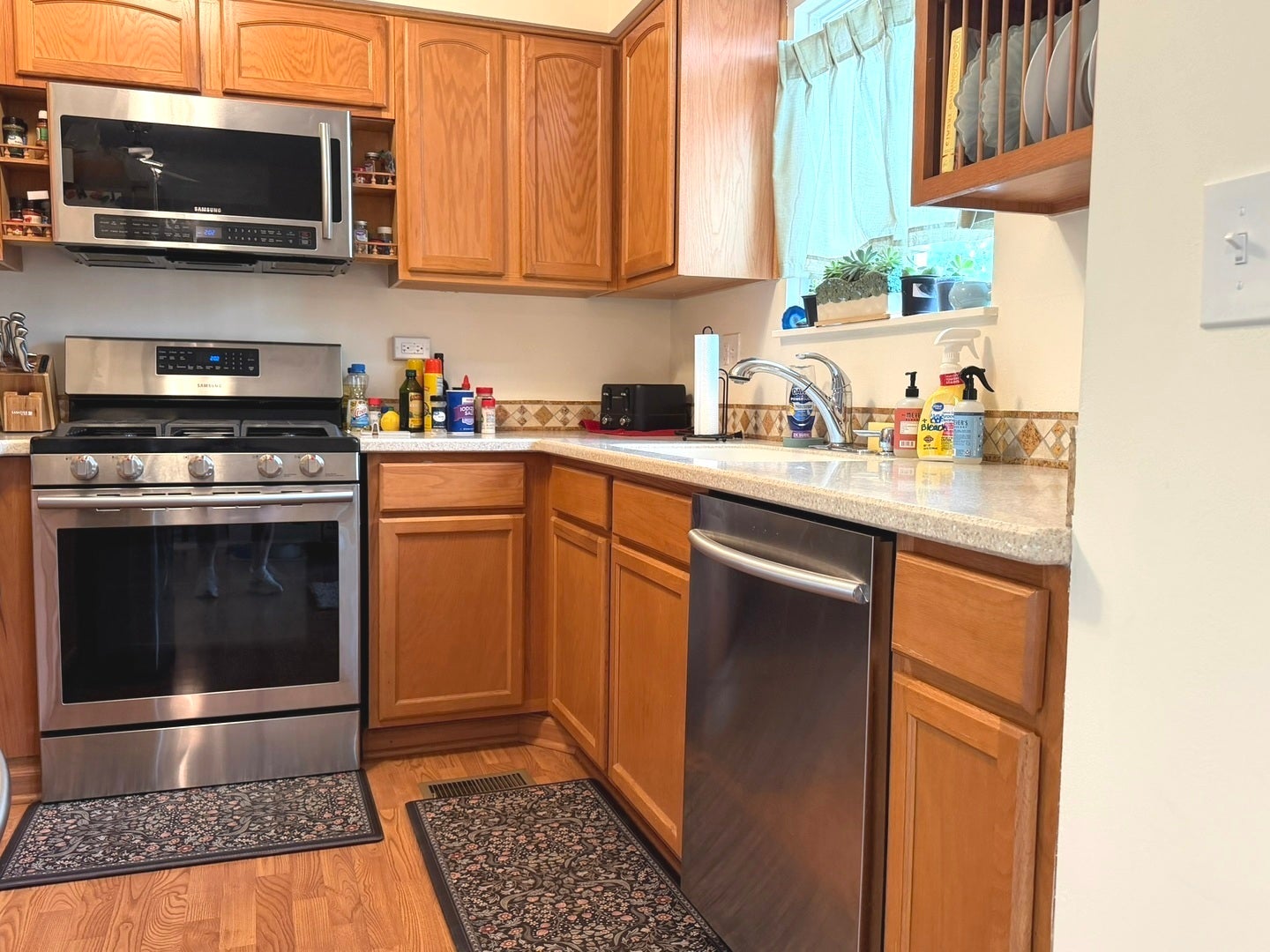 360 Homewood Drive, Bolingbrook, IL 60440 Corian counters and a window overlooking the backy