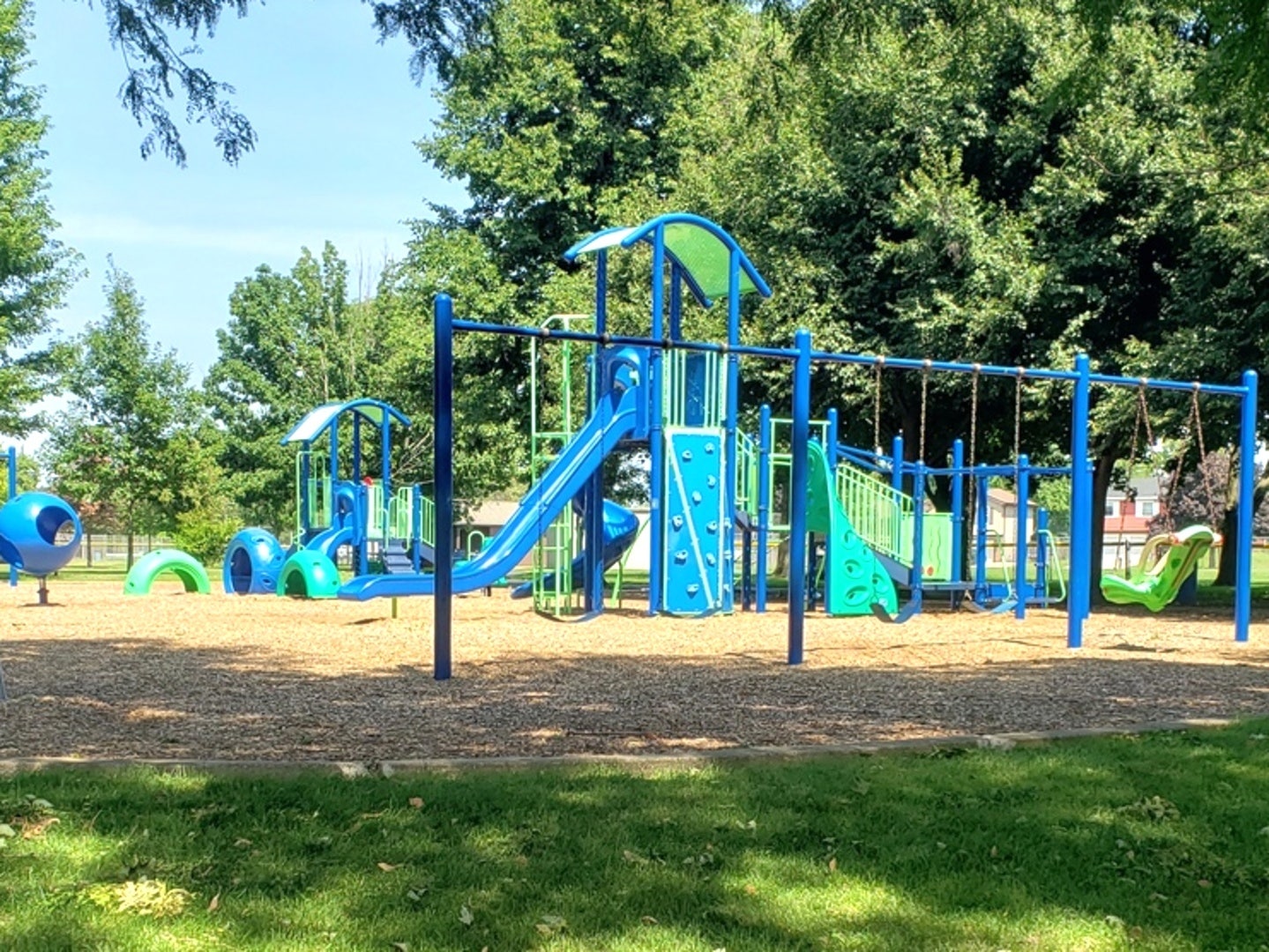 360 Homewood Drive, Bolingbrook, IL 60440 Wipfler Park Playground
