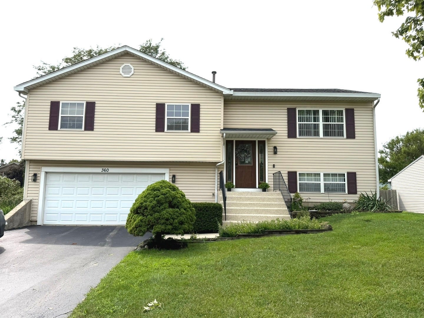 360 Homewood Drive, Bolingbrook, IL 60440 Your new home is in a great neighborhood