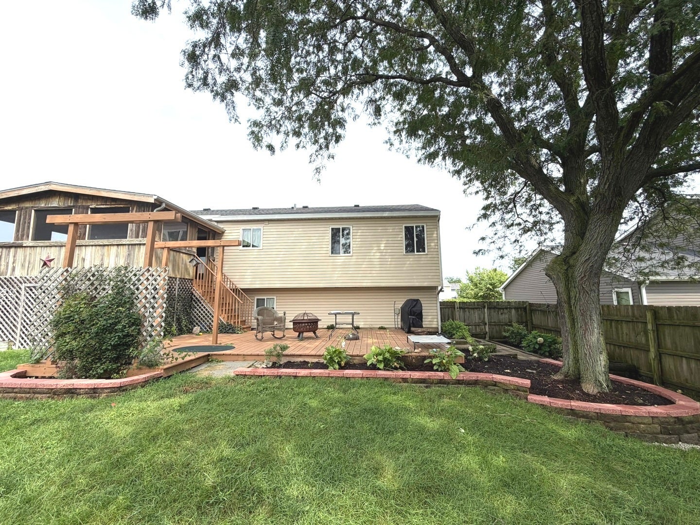 360 Homewood Drive, Bolingbrook, IL 60440 Professionally landscaped and with a huge storage
