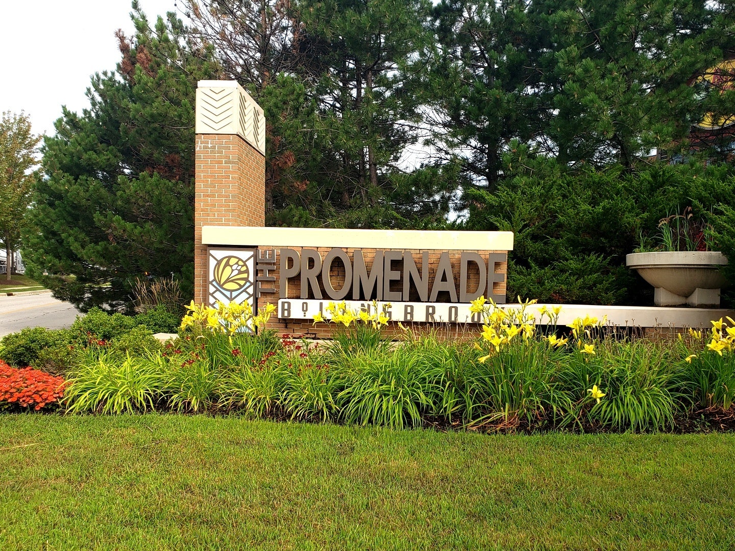 360 Homewood Drive, Bolingbrook, IL 60440 Promenade Shopping is just 1 mile away and offers