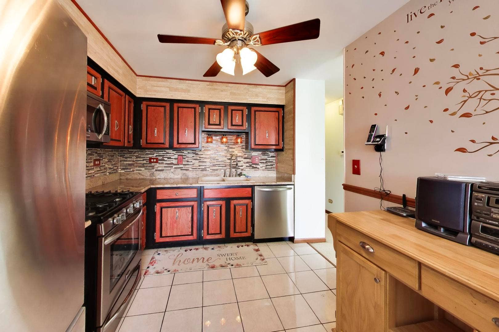 530 Princeton Drive, Bolingbrook, IL 60440
