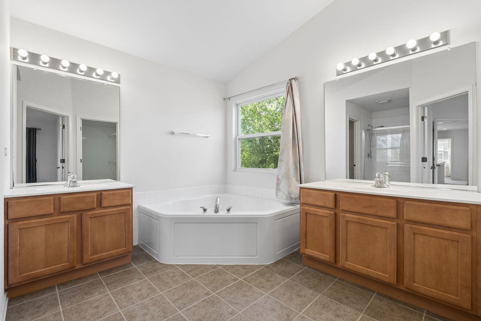 354 Hogan Street, Bolingbrook, IL 60490