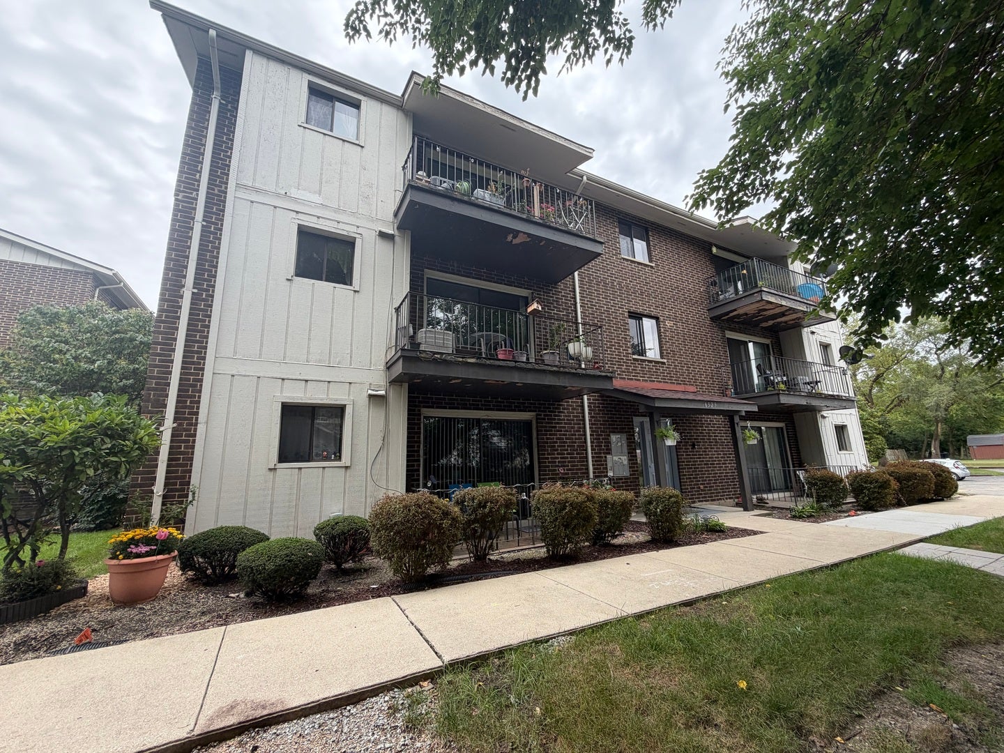 6329 175th Street, #2N, Tinley Park, IL 60477