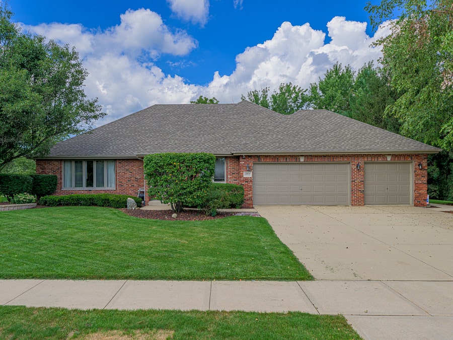 Property photo for 12054 Blackthorne Ridge Drive, Mokena, IL