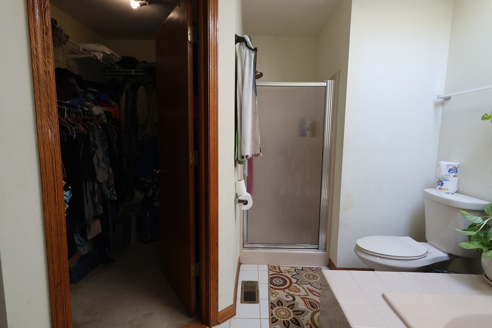 2166 Jordan Lane, Elgin, IL 60123 2166 Jordan Lane, Elgin, IL 60123