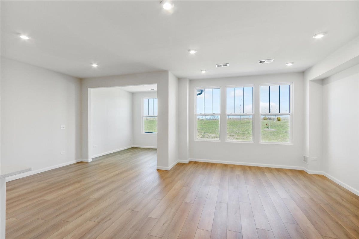 717 Maidengrass Way, #54004, Bolingbrook, IL 60490
