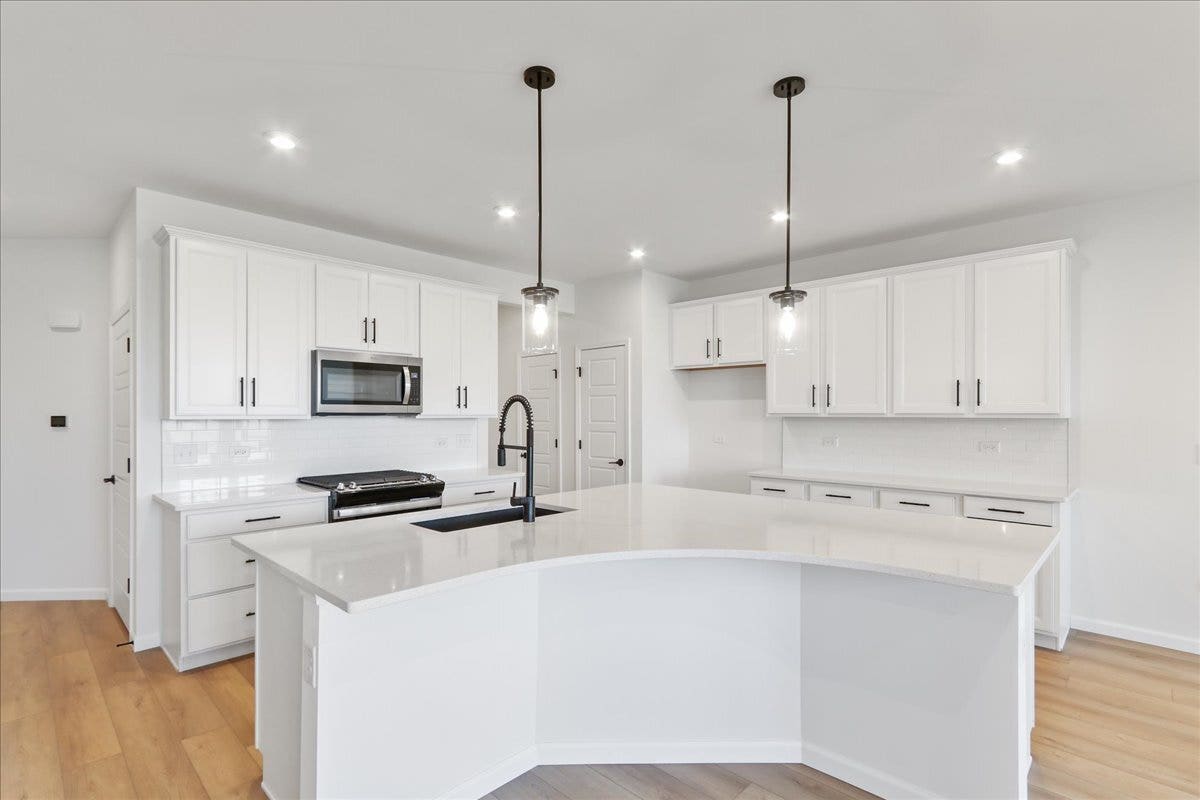 717 Maidengrass Way, #54004, Bolingbrook, IL 60490