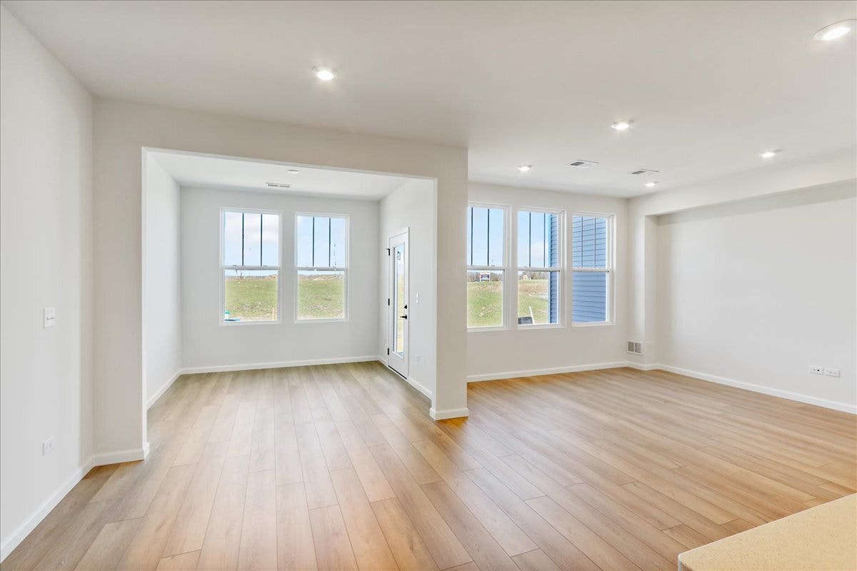 717 Maidengrass Way, #54004, Bolingbrook, IL 60490