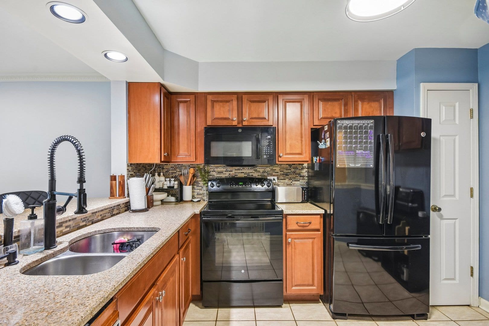 418 Lakeview Circle, Bolingbrook, IL 60440 418 Lakeview Circle, Bolingbrook, IL 60440