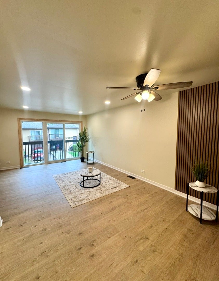 328 Ottawa Drive, Bolingbrook, IL 60440 328 Ottawa Drive, Bolingbrook, IL 60440