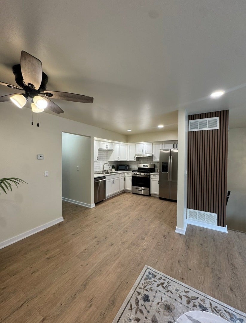 328 Ottawa Drive, Bolingbrook, IL 60440 328 Ottawa Drive, Bolingbrook, IL 60440