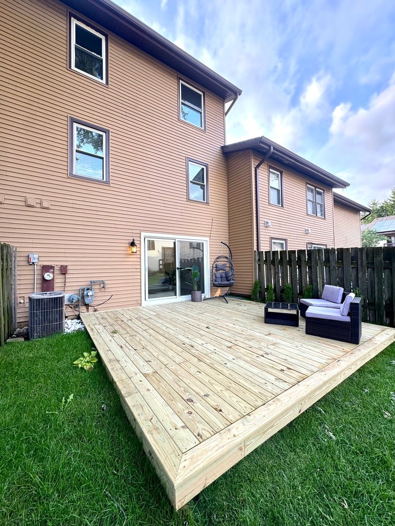 328 Ottawa Drive, Bolingbrook, IL 60440 328 Ottawa Drive, Bolingbrook, IL 60440