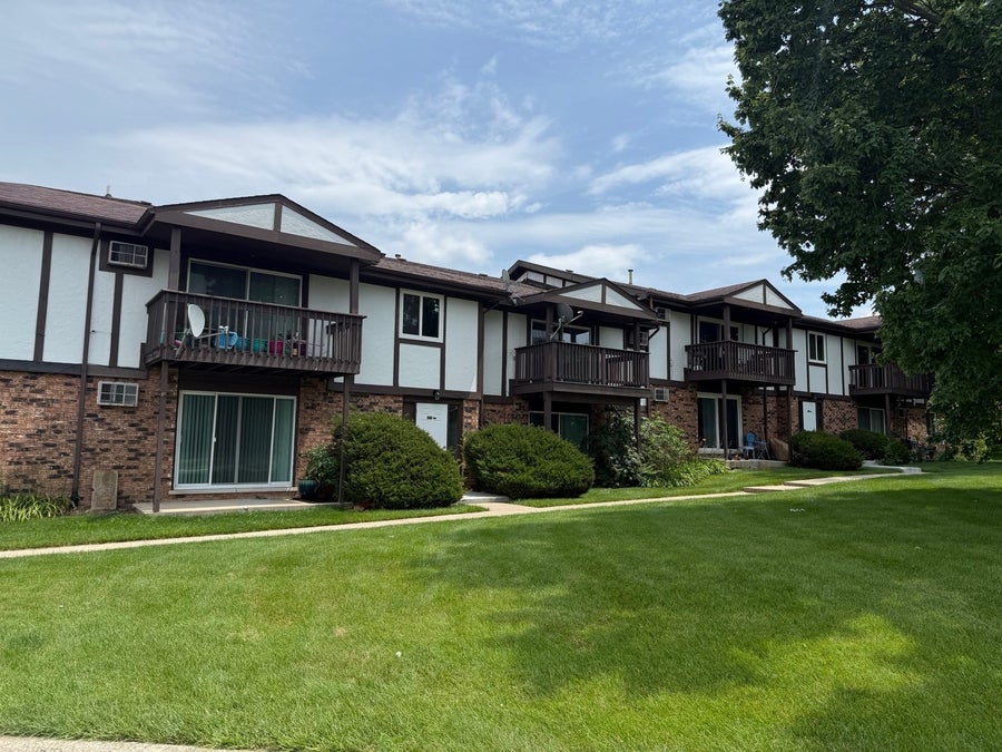 Property photo for 1023 Shagbark Court, #2F, New Lenox, IL
