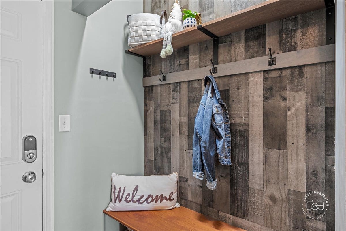 2927 Church Road, Aurora, IL 60502 2927 Church Road, Aurora, IL 60502