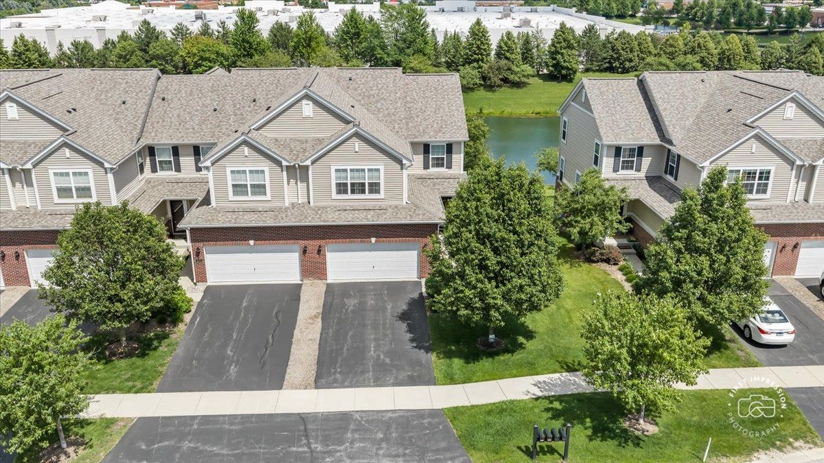2927 Church Road, Aurora, IL 60502 2927 Church Road, Aurora, IL 60502
