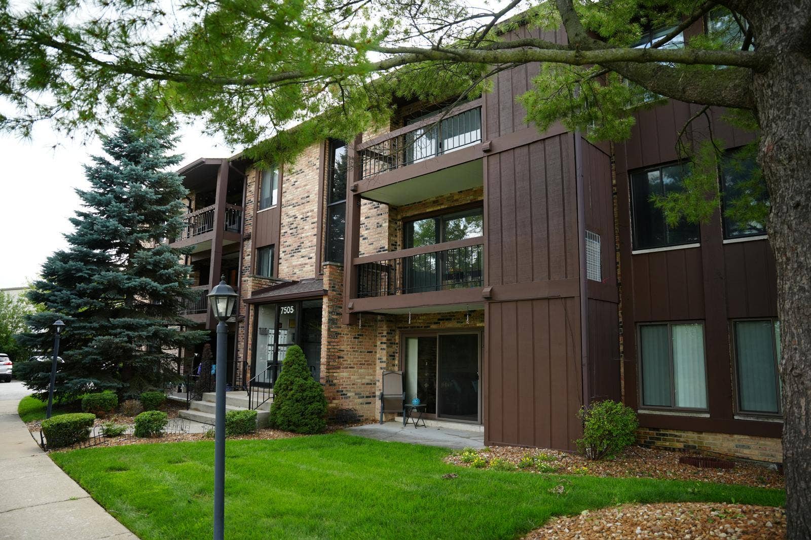 7505 175th Street, #132, Tinley Park, IL 60477