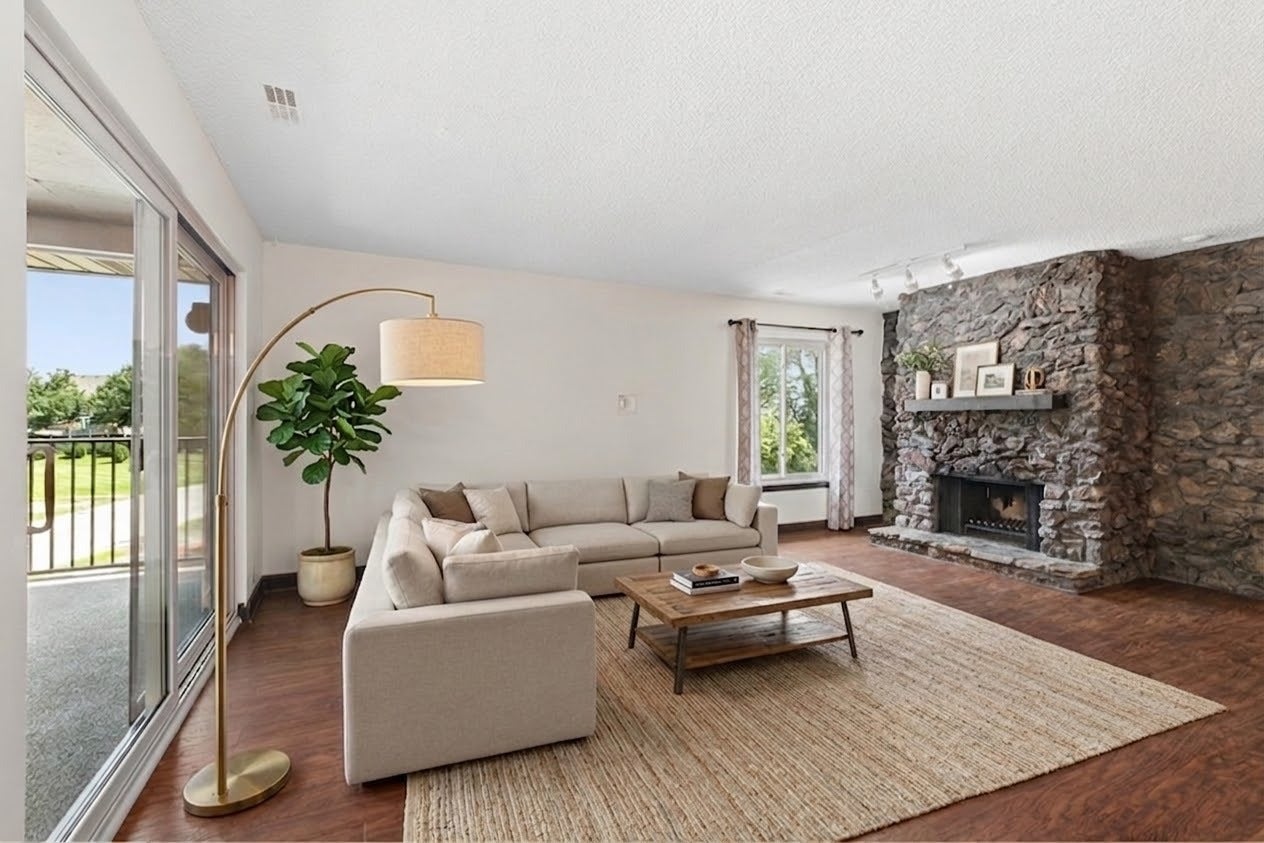 15701 Orlan Brook Drive, #5, Orland Park, IL 60462 15701 Orlan Brook Drive, #5, Orland Park, IL 60462