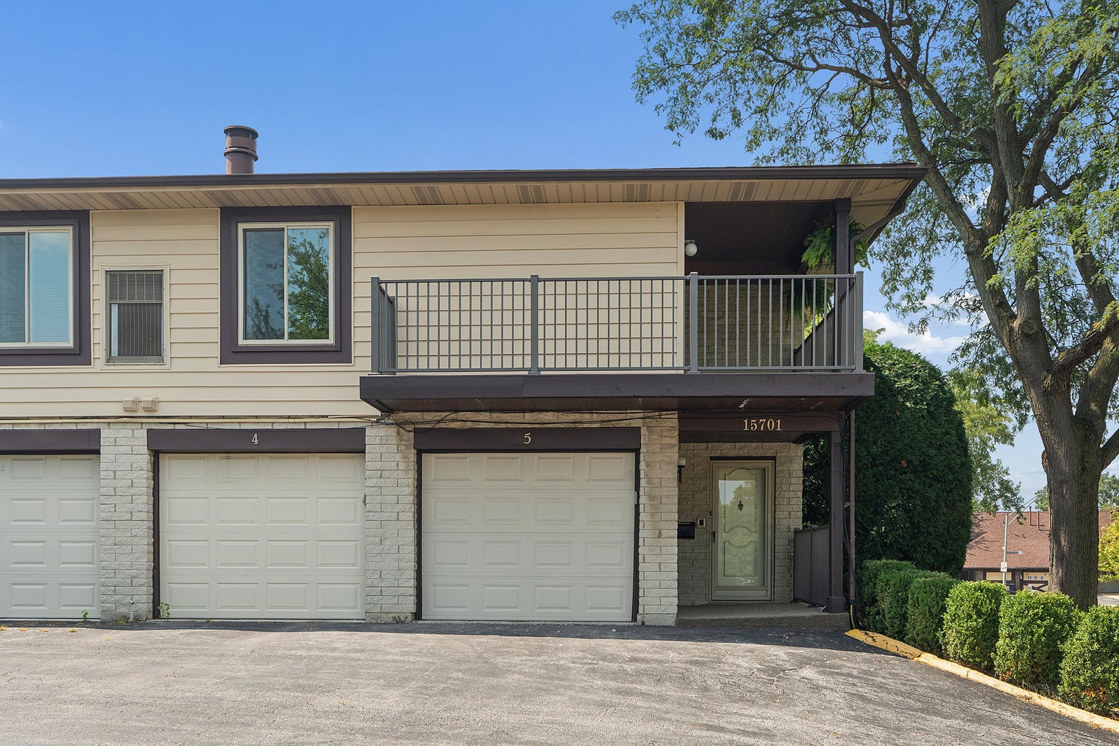 15701 Orlan Brook Drive, #5, Orland Park, IL 60462 15701 Orlan Brook Drive, #5, Orland Park, IL 60462