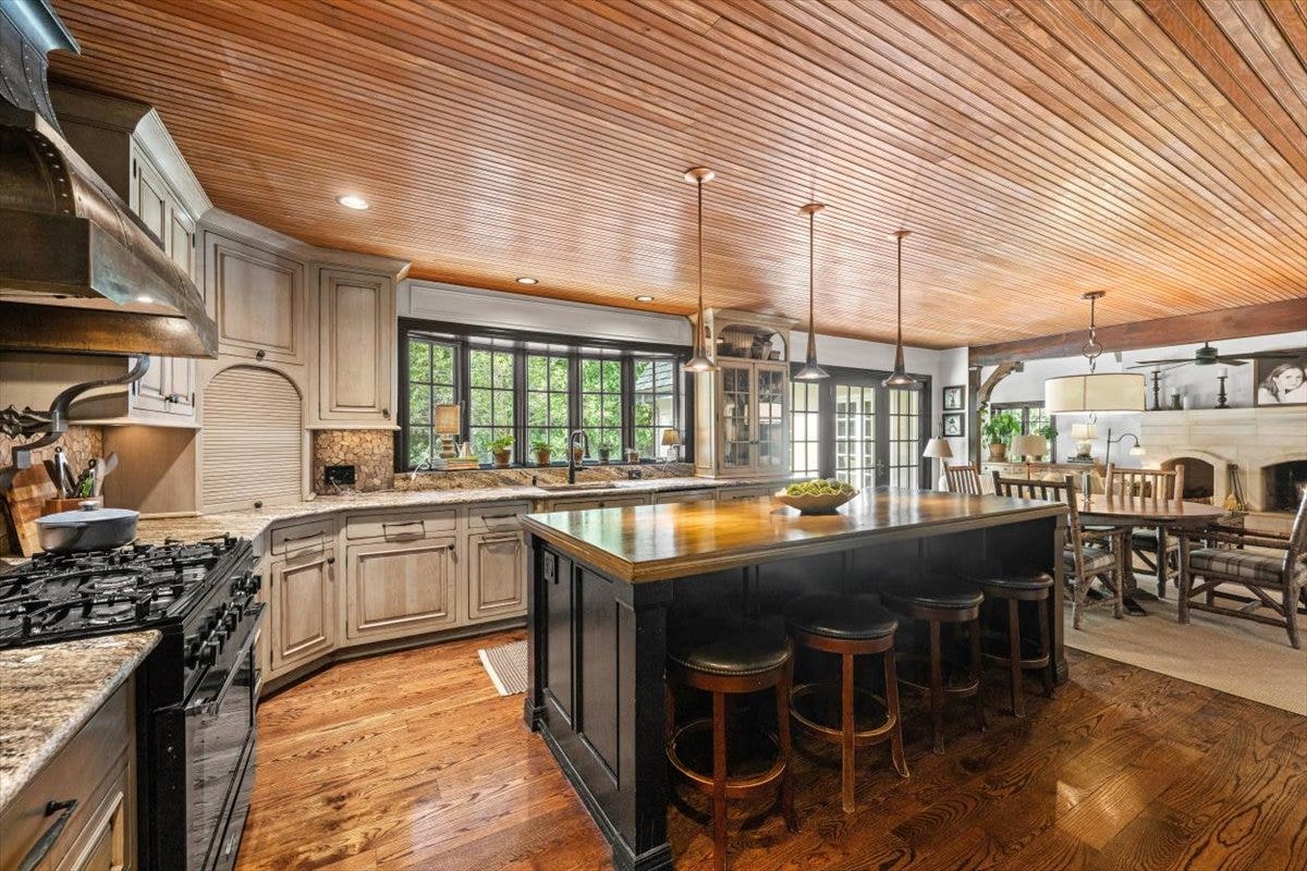 3 Old Hunt Road, Northfield, IL 60093 3 Old Hunt Road, Northfield, IL 60093