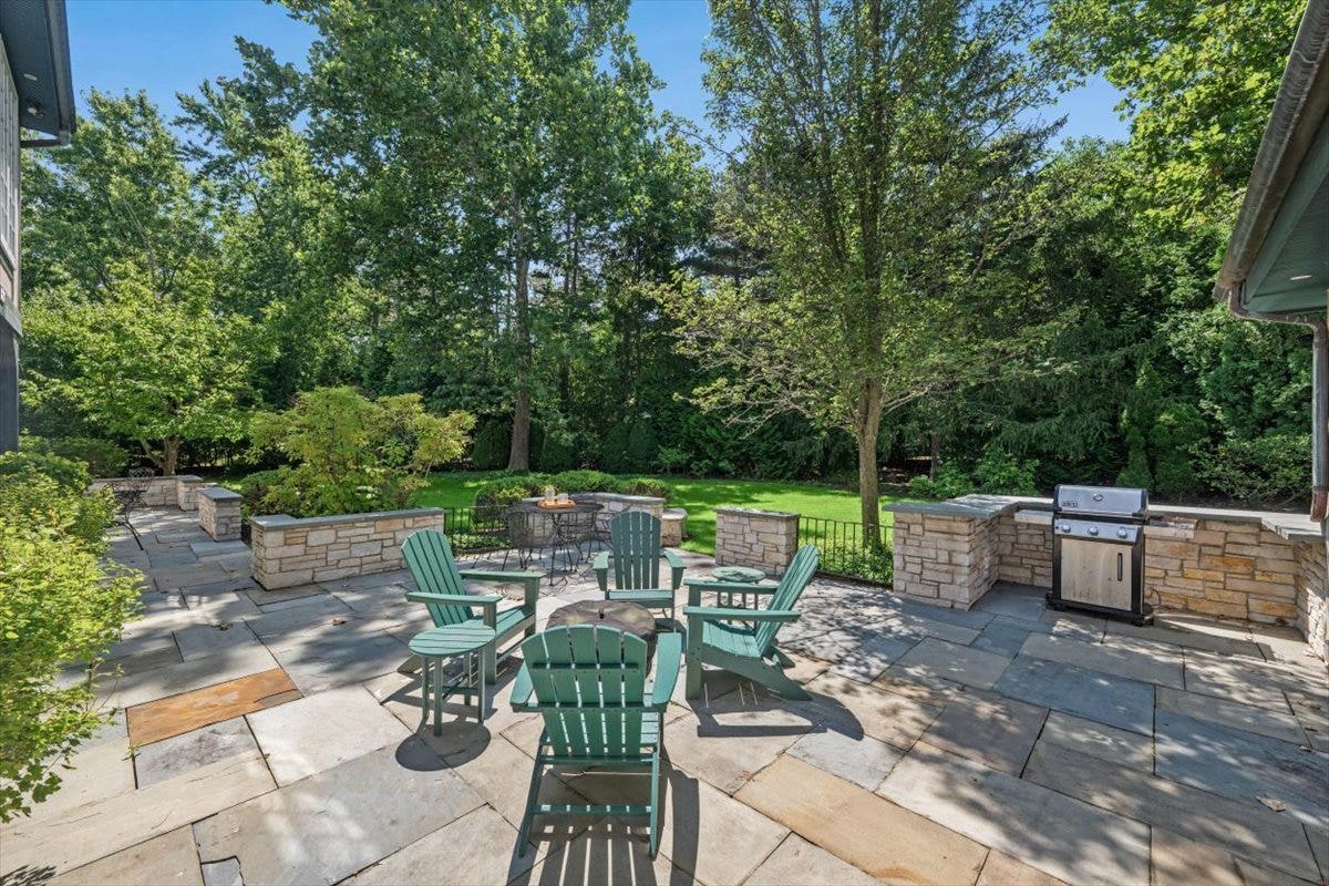 3 Old Hunt Road, Northfield, IL 60093 3 Old Hunt Road, Northfield, IL 60093