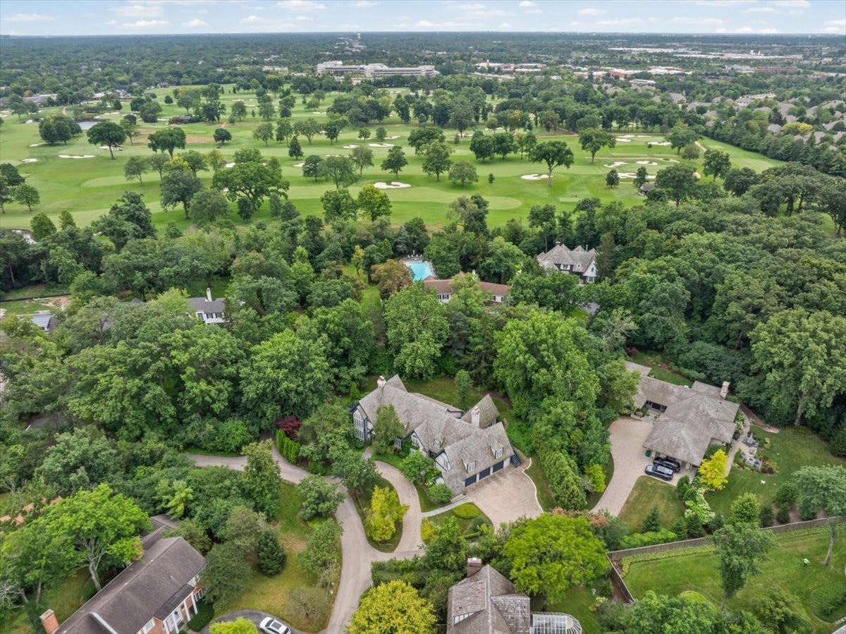 3 Old Hunt Road, Northfield, IL 60093 3 Old Hunt Road, Northfield, IL 60093