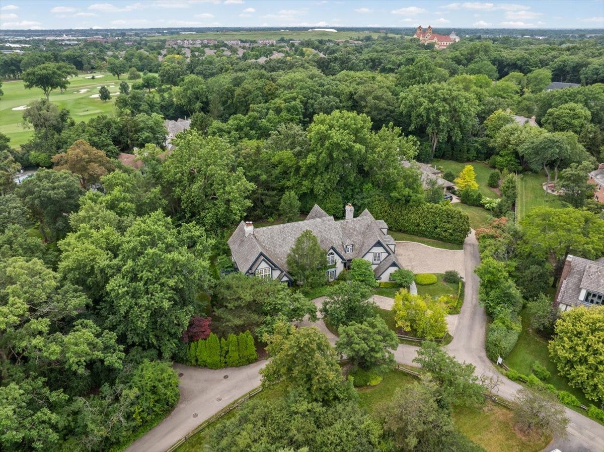 3 Old Hunt Road, Northfield, IL 60093 3 Old Hunt Road, Northfield, IL 60093