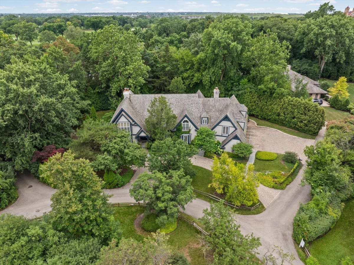 3 Old Hunt Road, Northfield, IL 60093 3 Old Hunt Road, Northfield, IL 60093