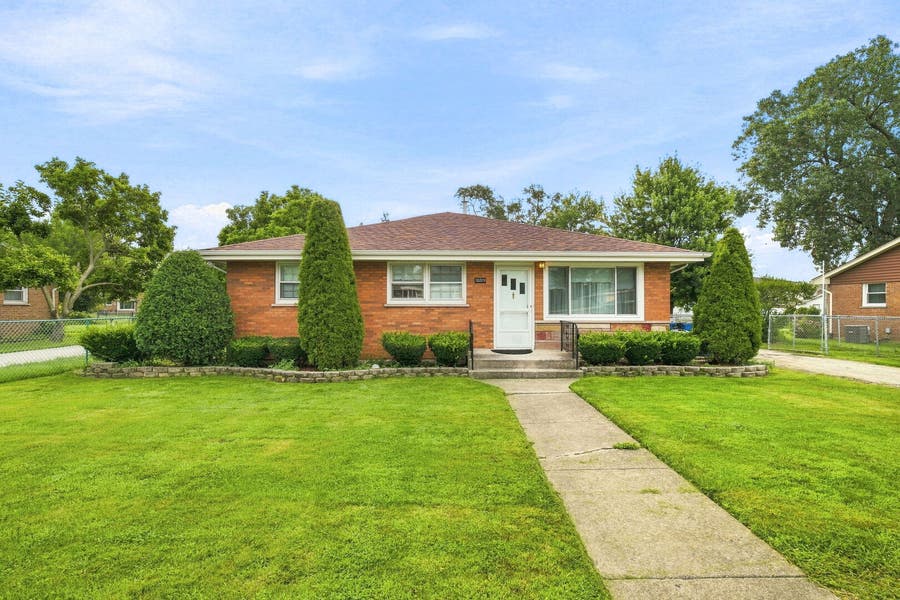 Property photo for 10319 S 82nd Avenue, Palos Hills, IL