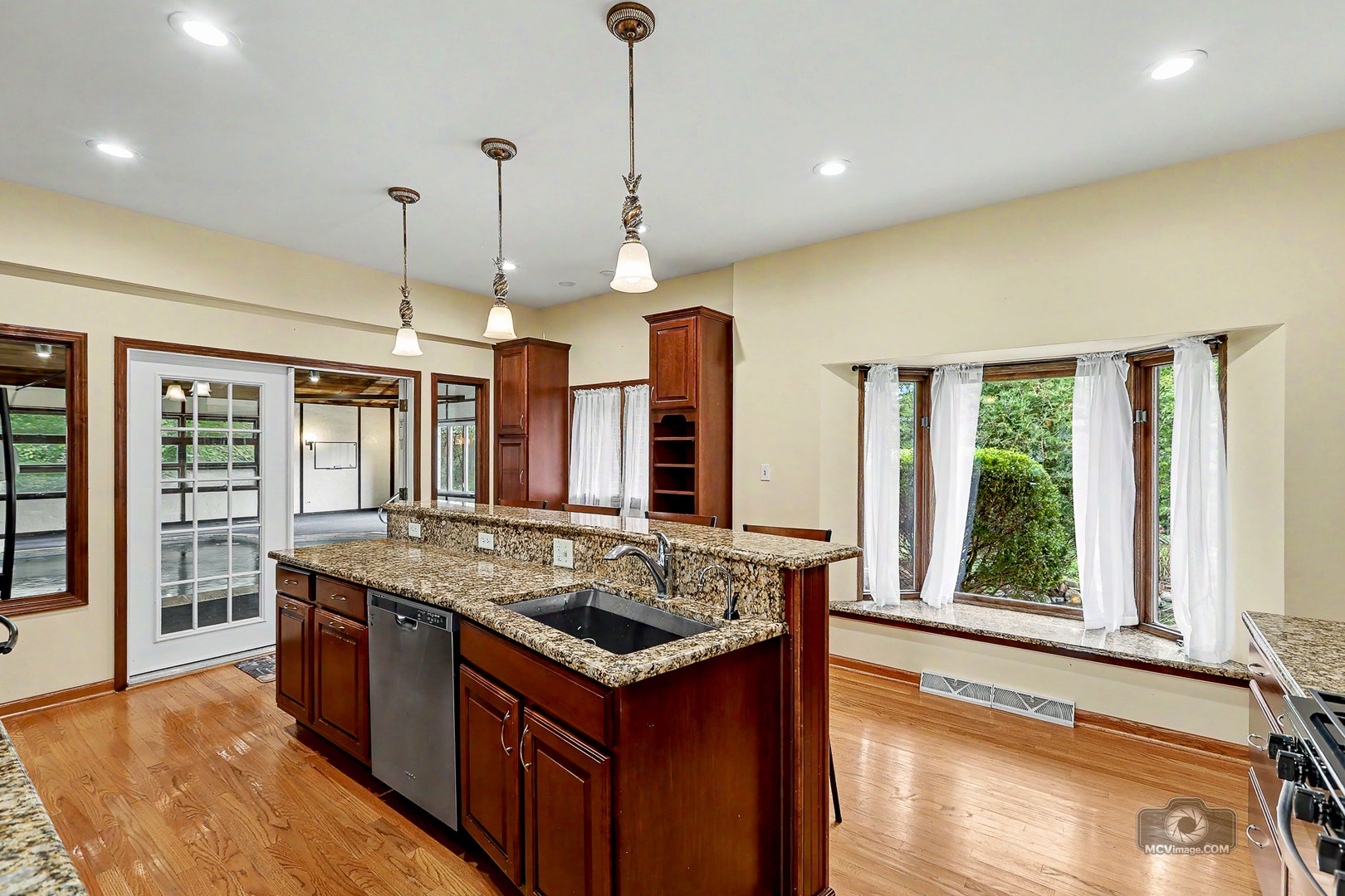 15555 Wolf Road, Orland Park, IL 60467 15555 Wolf Road, Orland Park, IL 60467