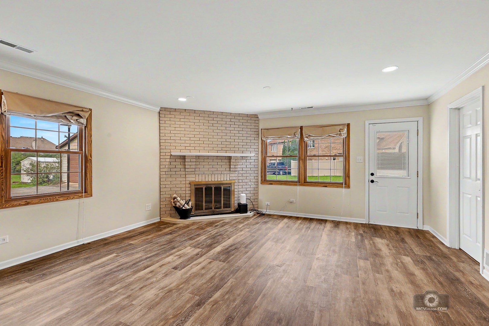 15555 Wolf Road, Orland Park, IL 60467 15555 Wolf Road, Orland Park, IL 60467
