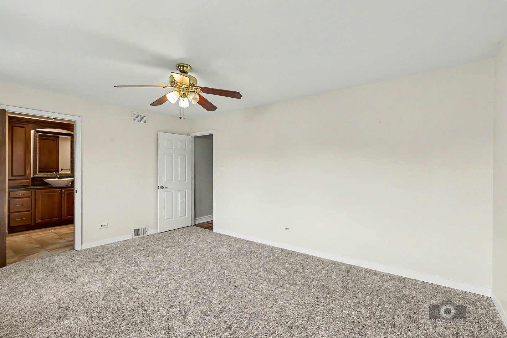 15555 Wolf Road, Orland Park, IL 60467 15555 Wolf Road, Orland Park, IL 60467