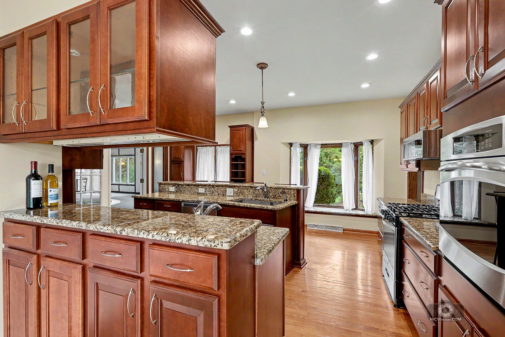 15555 Wolf Road, Orland Park, IL 60467 15555 Wolf Road, Orland Park, IL 60467