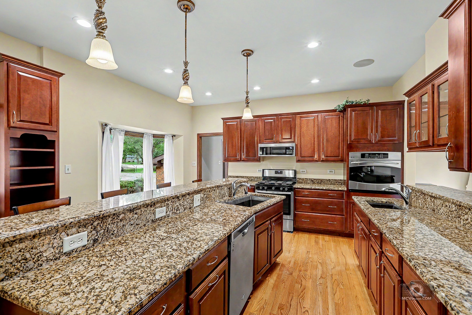 15555 Wolf Road, Orland Park, IL 60467 15555 Wolf Road, Orland Park, IL 60467