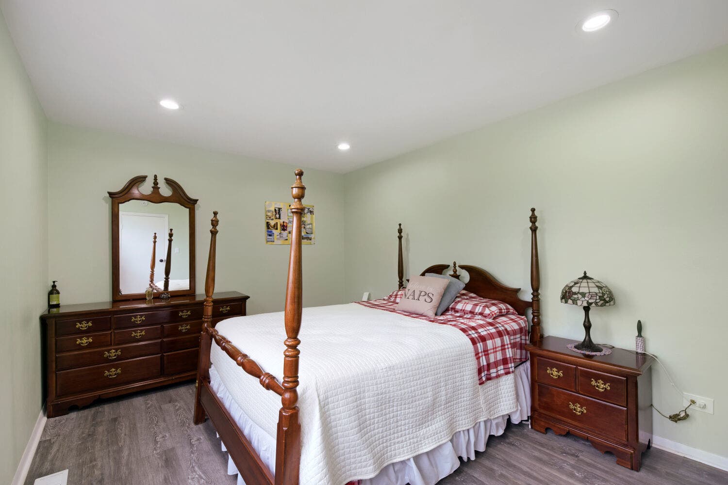 1301 N Glen Circle, #D, Aurora, IL 60506 1301 N Glen Circle, #D, Aurora, IL 60506