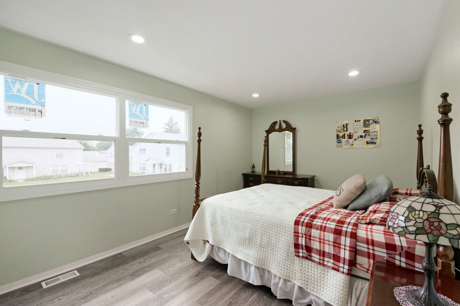 1301 N Glen Circle, #D, Aurora, IL 60506 1301 N Glen Circle, #D, Aurora, IL 60506